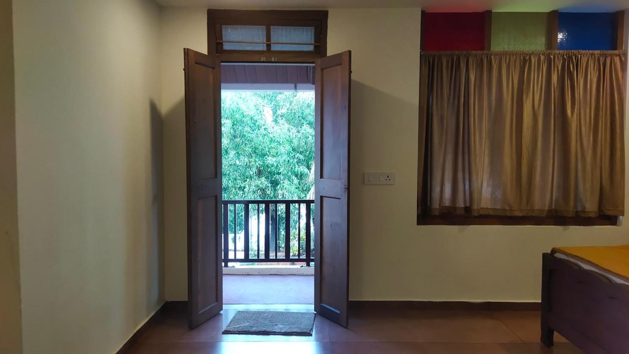 Ambadi's Apartment Pallipuram Bagian luar foto