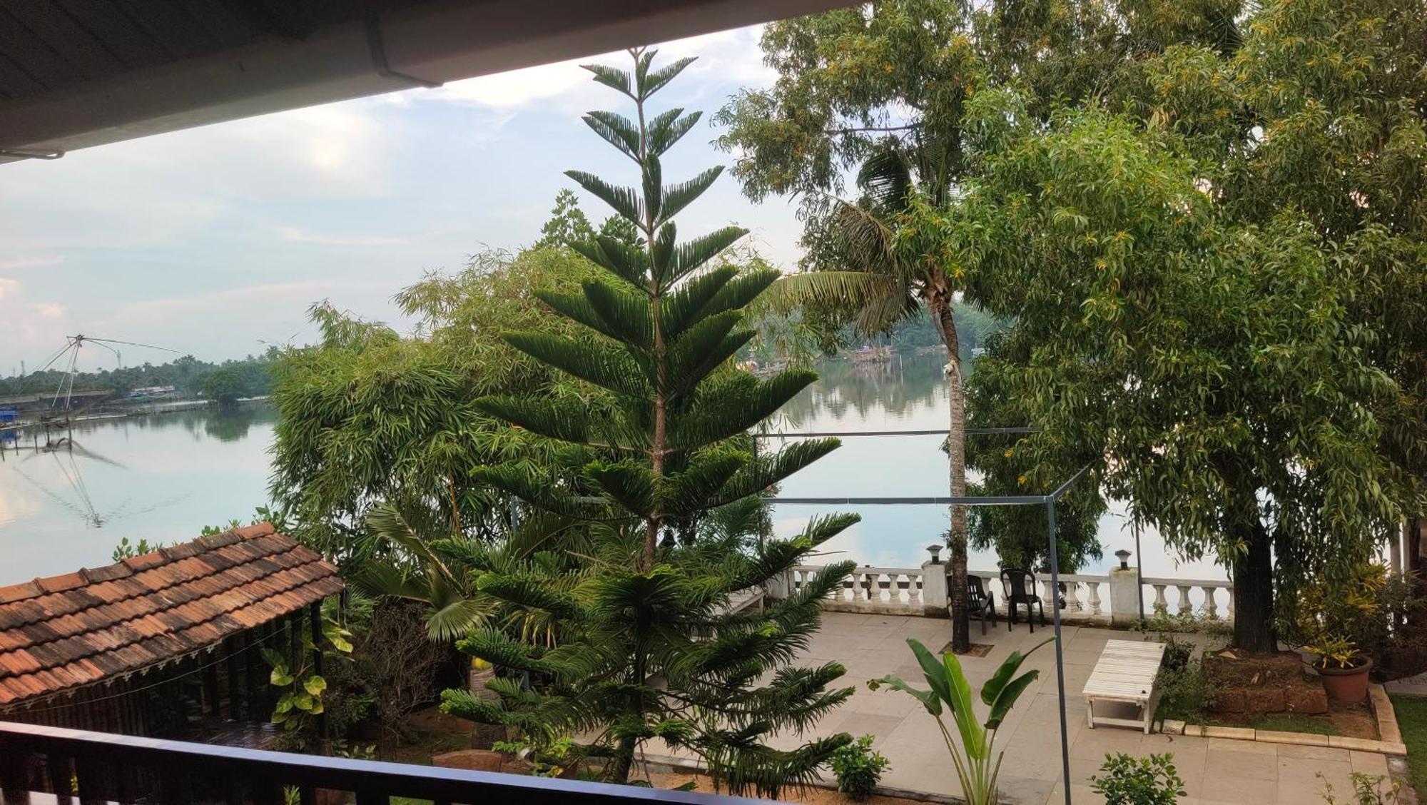 Ambadi's Apartment Pallipuram Bagian luar foto