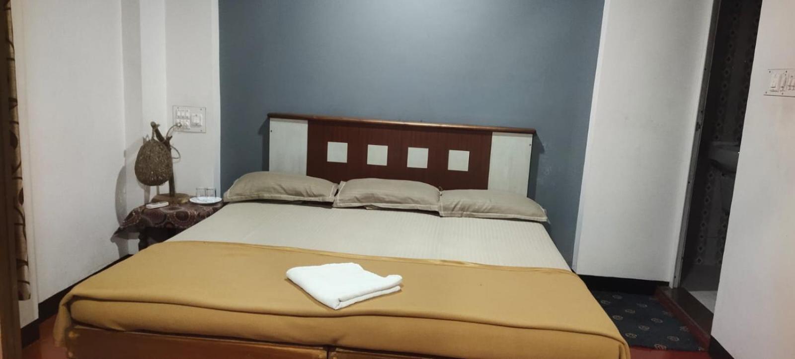 Ambadi's Apartment Pallipuram Bagian luar foto