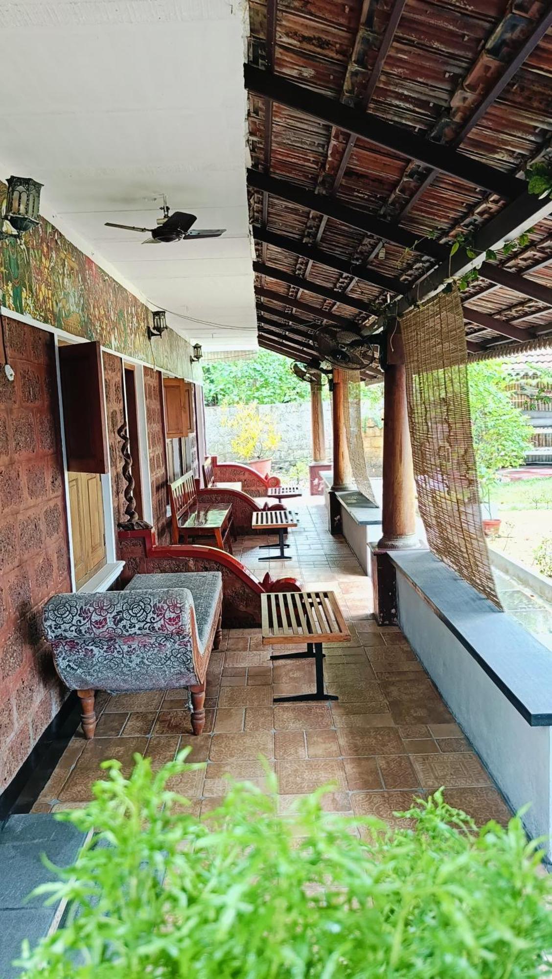 Ambadi's Apartment Pallipuram Bagian luar foto