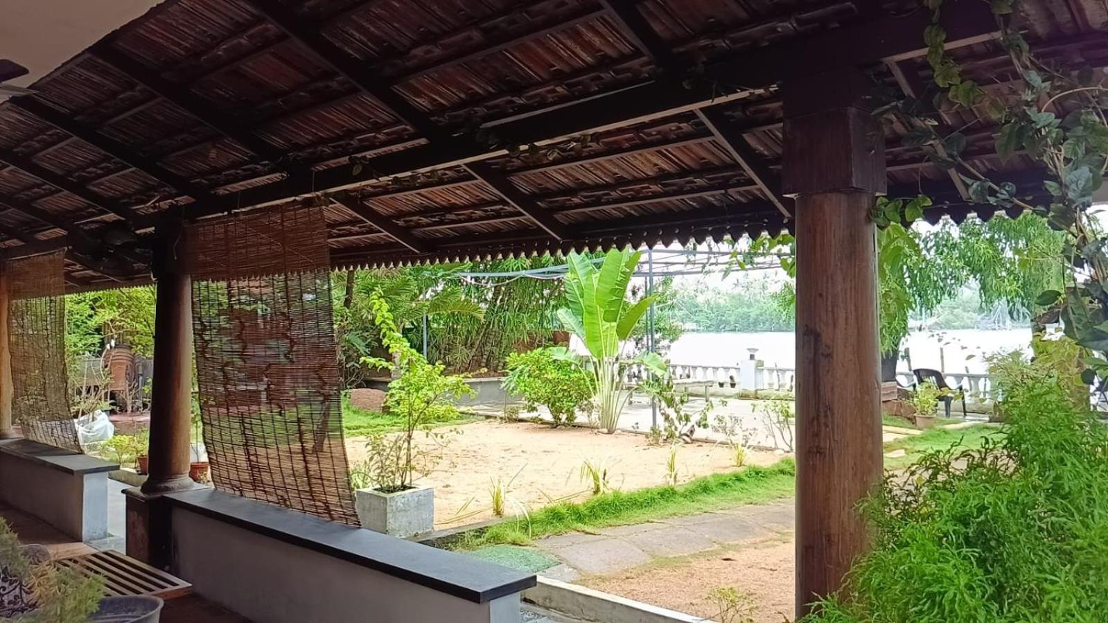 Ambadi's Apartment Pallipuram Bagian luar foto