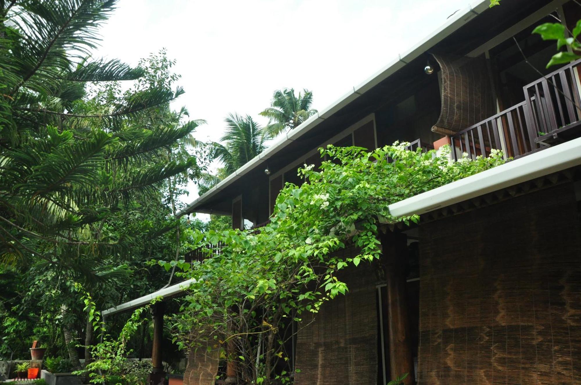 Ambadi's Apartment Pallipuram Bagian luar foto